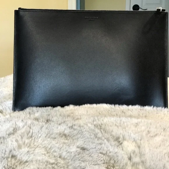 GIVENCHY leather LOVE clutch - Picture 5 of 13